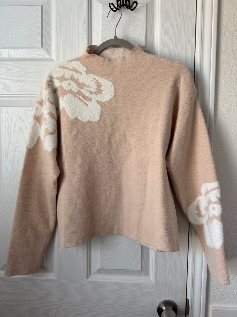 Baltic Born Oda Floral Sweater Natural Off White Size Small - Picture 2 of 6